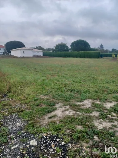 Land at JONZAC (17500)