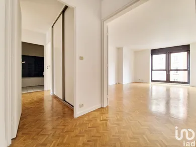 Apartment in PARIS (75020)