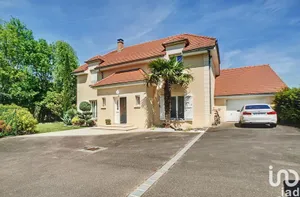 Maison à PONT-SAINTE-MARIE (10150)