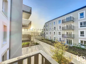 Apartment at CHESSY (77700)
