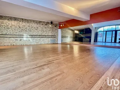 Commercial at LANGLADE (30980)