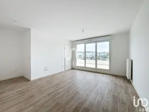 Apartment at SARTROUVILLE (78500)