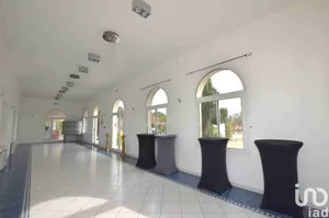 Commercial walls at GARONS (30128)