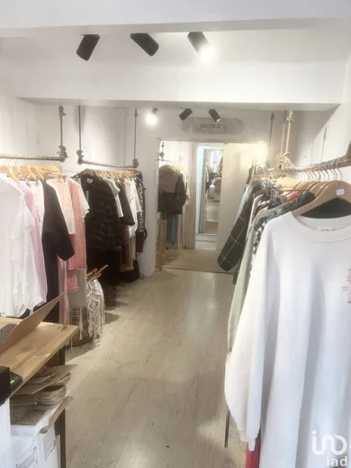 Commercial at SANARY-SUR-MER (83110)