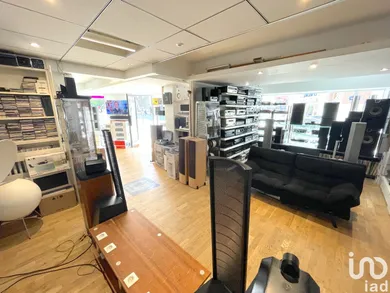 Commercial at PARIS (75015) — 15/18