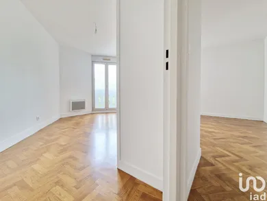 Apartment in SAINT-MANDÉ (94160)