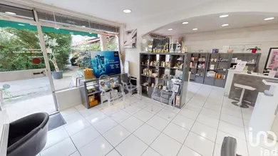 Commercial at LÉSIGNY (77150)