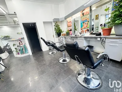 Commercial walls at MELUN (77000)