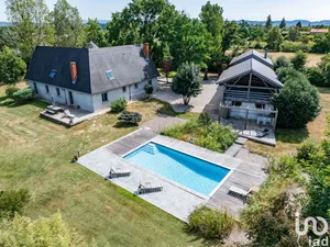 House at VEAUCHETTE (42340)