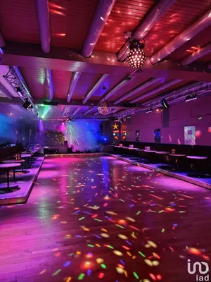 Commercial walls at PUY-GUILLAUME (63290)