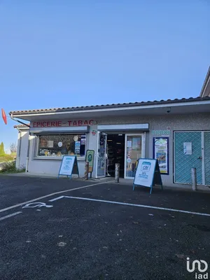 Local d’activité à LES MARTRES-D'ARTIÈRE (63430)