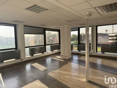 Commercial walls at SAINT-CLOUD (92210)