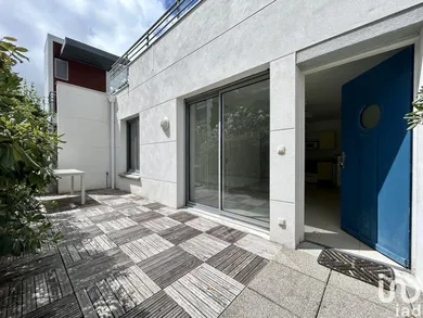 Appartement à LA ROCHELLE (17000)