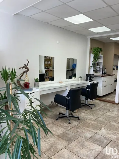 Commercial at BRIARE (45250)