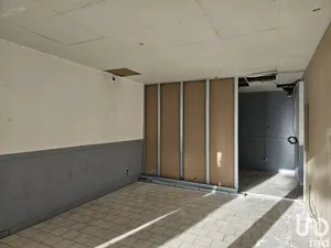Commercial walls in VALRAS-PLAGE (34350)