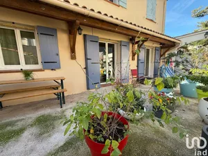 Apartment at CARQUEIRANNE (83320)