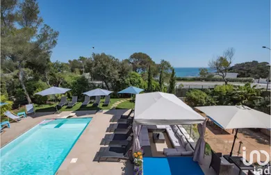 House at LES ISSAMBRES (83380)