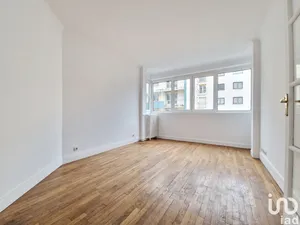 Apartment in PARIS (75020)