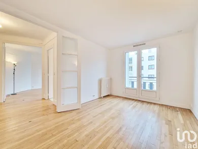 Apartment in PARIS (75020)