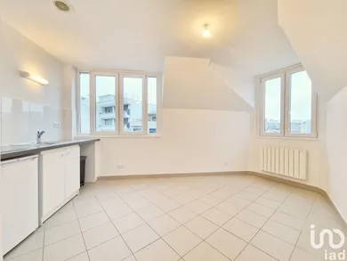 Apartment in PARIS (75020)