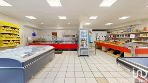 Boutique/Local commercial à AULNAT (63510)