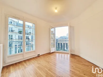 Apartment in PARIS (75020)