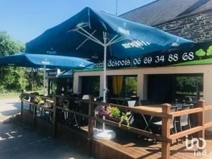 Commercial walls at LOYAT (56800)