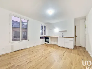 Apartment in PARIS (75011)