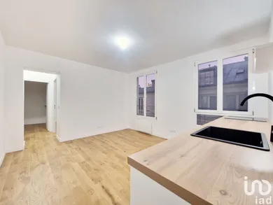 Apartment in PARIS (75011)
