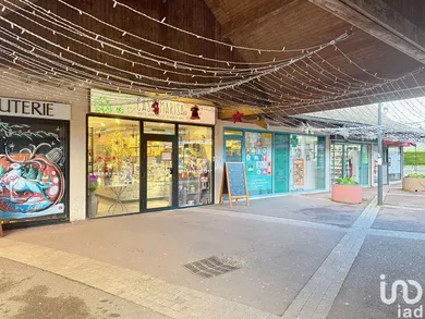 Commercial at MAROLLES-EN-BRIE (94440)