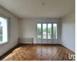 Building at LA ROCHELLE (17000)