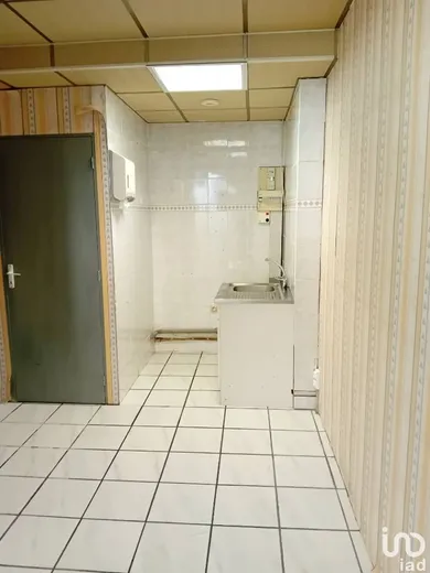 Commercial walls at PAU (64000)