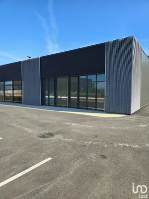 Commercial walls at SAINT-PAUL-TROIS-CHÂTEAUX (26130)