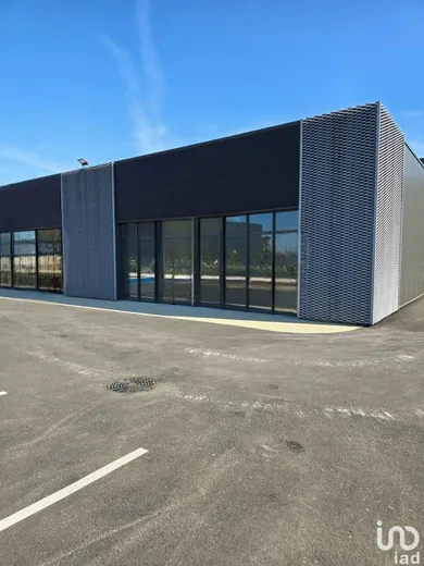 Commercial walls at SAINT-PAUL-TROIS-CHÂTEAUX (26130)