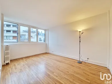 Apartment in PARIS (75020)