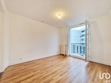 Apartment in PARIS (75020)