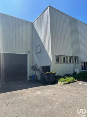 Commercial walls at MARINES (95640)