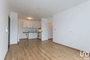 Apartment in VILLEMOMBLE (93250)