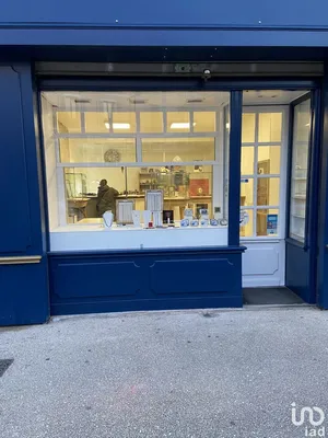 Commercial at HYÈRES (83400)