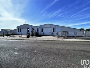 Commercial walls at SAINT-LIN (79420)