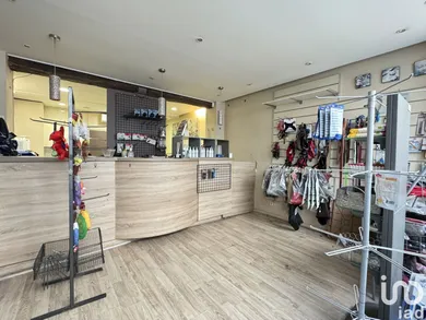 Lease-hold at PARIS (75007)