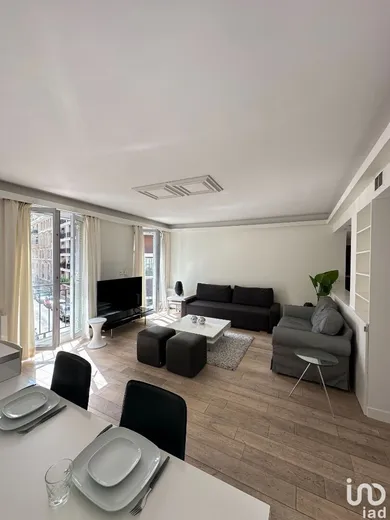 Appartement à PARIS (75016)