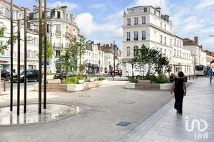 Boutique/Local commercial à FONTAINEBLEAU (77300)