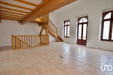 Commercial at LAGRASSE (11220)