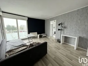 Appartement à MONTIGNY-LE-BRETONNEUX (78180)
