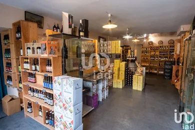 Commercial walls at SAINT-MAMMÈS (77670)