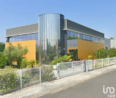 Business asset at DESCARTES (37160)