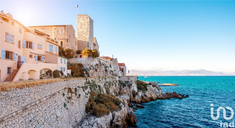 Appartement 5 pièces 132 m² · à Antibes · 132 m² · 1 045 000 €