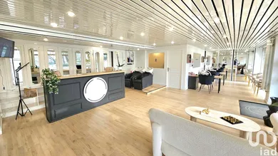 Boutique/Local commercial à MAUREPAS (78310)