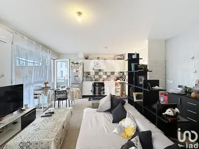 Apartment in MARSEILLE (13015)
